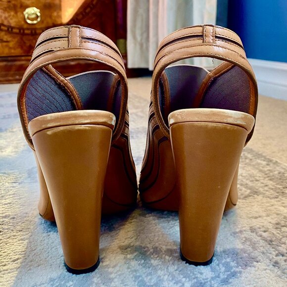 Givenchy 00s Peep Toe Slingback Tan Leather Heels - Picture 7 of 11